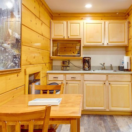 Pigeon Forge Resort Studio Cabin On Dollywood Ln! Εξωτερικό φωτογραφία