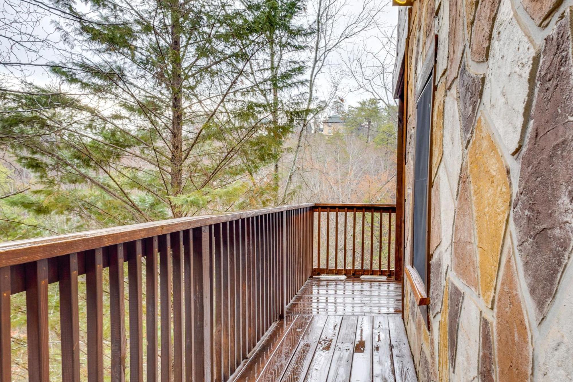 Pigeon Forge Resort Studio Cabin On Dollywood Ln! Εξωτερικό φωτογραφία