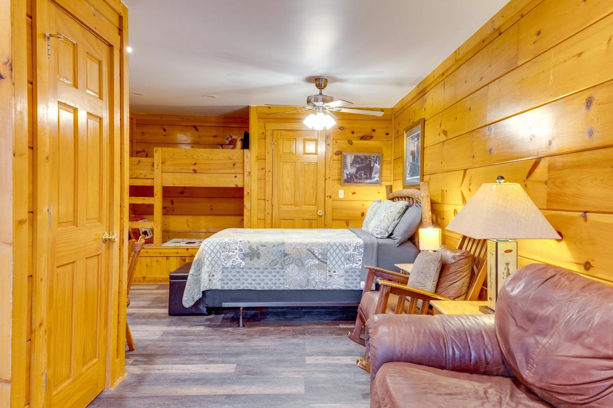 Pigeon Forge Resort Studio Cabin On Dollywood Ln! Εξωτερικό φωτογραφία
