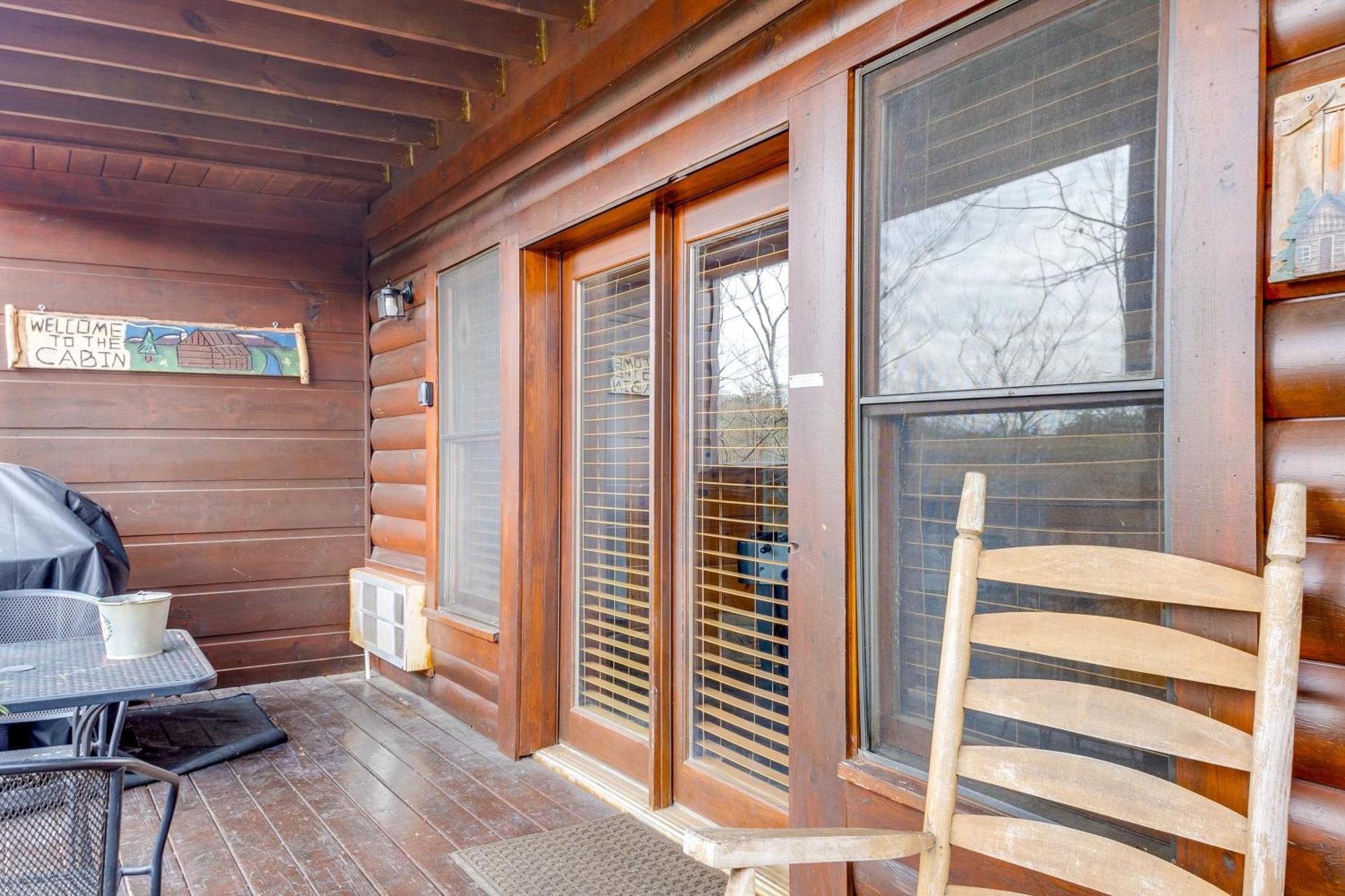 Pigeon Forge Resort Studio Cabin On Dollywood Ln! Εξωτερικό φωτογραφία